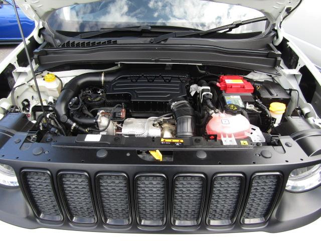 ジープ・レネゲード ナイトイーグル クルーズコントロール/衝突軽減ブレーキ/レーンキープアシスト/Cセンサー/BTオーディオ/USB機能/ブラインドスポット/バックカメラ/ルーフレール/LED/純正アルミ/1オーナー/(61枚目)