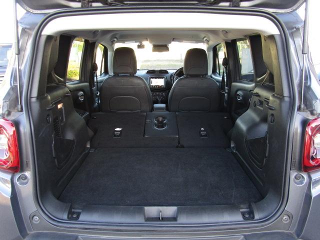 ジープ・レネゲード リミテッド　純正８．４インチナビ／ブルートゥース／バックカメラ／黒革シート／シートヒーター／２．０ＥＴＣ／ドライブレコーダー／クルーズコントロール／コーナーセンサー／ＬＥＤ／フォグ／ブラインドスポット／（11枚目）