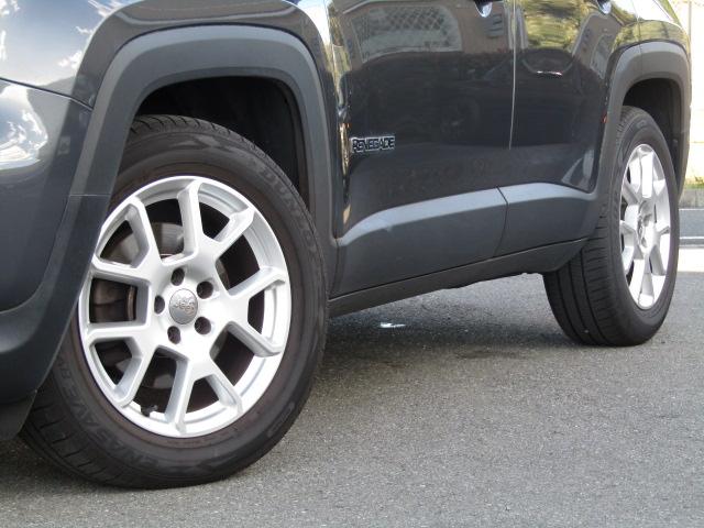 ジープ・レネゲード リミテッド　純正８．４インチナビ／ブルートゥース／バックカメラ／黒革シート／シートヒーター／２．０ＥＴＣ／ドライブレコーダー／クルーズコントロール／コーナーセンサー／ＬＥＤ／フォグ／ブラインドスポット／（21枚目）