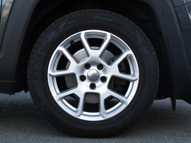 ジープ・レネゲード リミテッド　純正８．４インチナビ／ブルートゥース／バックカメラ／黒革シート／シートヒーター／２．０ＥＴＣ／ドライブレコーダー／クルーズコントロール／コーナーセンサー／ＬＥＤ／フォグ／ブラインドスポット／（28枚目）