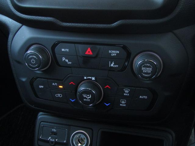 ジープ・レネゲード リミテッド　純正８．４インチナビ／ブルートゥース／バックカメラ／黒革シート／シートヒーター／２．０ＥＴＣ／ドライブレコーダー／クルーズコントロール／コーナーセンサー／ＬＥＤ／フォグ／ブラインドスポット／（39枚目）