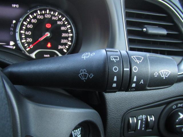 ジープ・レネゲード リミテッド　純正８．４インチナビ／ブルートゥース／バックカメラ／黒革シート／シートヒーター／２．０ＥＴＣ／ドライブレコーダー／クルーズコントロール／コーナーセンサー／ＬＥＤ／フォグ／ブラインドスポット／（43枚目）