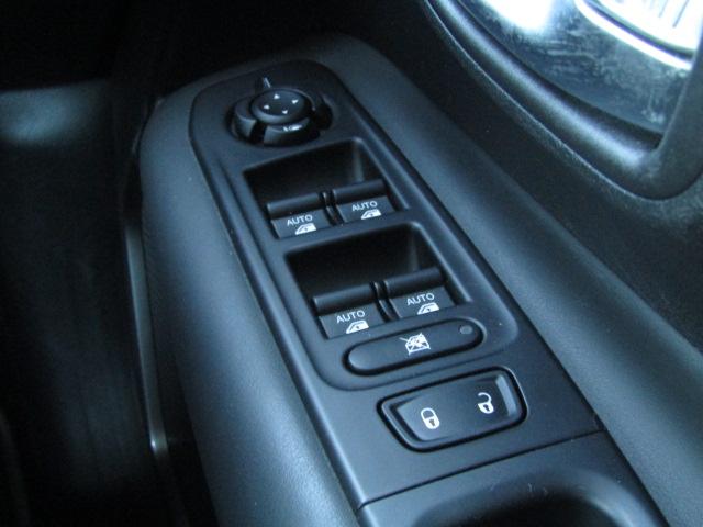 ジープ・レネゲード リミテッド　純正８．４インチナビ／ブルートゥース／バックカメラ／黒革シート／シートヒーター／２．０ＥＴＣ／ドライブレコーダー／クルーズコントロール／コーナーセンサー／ＬＥＤ／フォグ／ブラインドスポット／（45枚目）