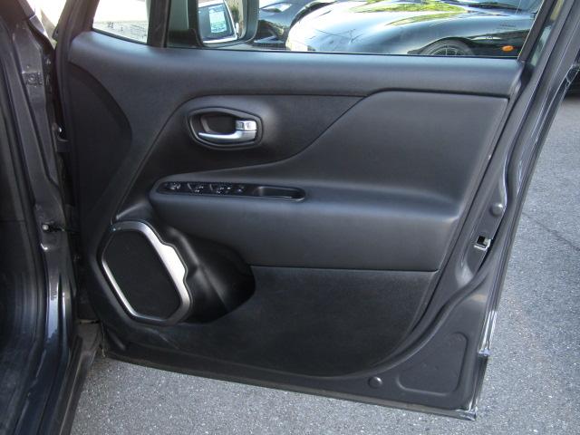 ジープ・レネゲード リミテッド　純正８．４インチナビ／ブルートゥース／バックカメラ／黒革シート／シートヒーター／２．０ＥＴＣ／ドライブレコーダー／クルーズコントロール／コーナーセンサー／ＬＥＤ／フォグ／ブラインドスポット／（47枚目）