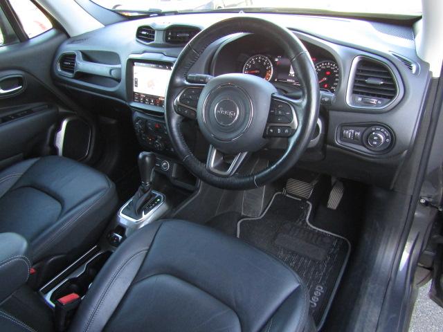 ジープ・レネゲード リミテッド　純正８．４インチナビ／ブルートゥース／バックカメラ／黒革シート／シートヒーター／２．０ＥＴＣ／ドライブレコーダー／クルーズコントロール／コーナーセンサー／ＬＥＤ／フォグ／ブラインドスポット／（49枚目）