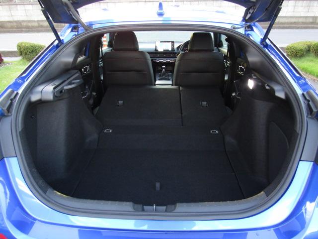 シビック ＥＸ　６速ＭＴターボ／柿本マフラー／リアスポイラー／ＢＯＳＥサウンド／２．０ＥＴＣ／ドライブレコーダー／ホンダコネクトナビ／ホンダセンシング／シートヒーター／半革シート／ＬＥＤ／フォグ／（11枚目）