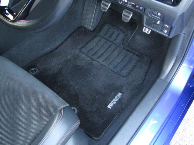 シビック ＥＸ　６速ＭＴターボ／柿本マフラー／リアスポイラー／ＢＯＳＥサウンド／２．０ＥＴＣ／ドライブレコーダー／ホンダコネクトナビ／ホンダセンシング／シートヒーター／半革シート／ＬＥＤ／フォグ／（47枚目）