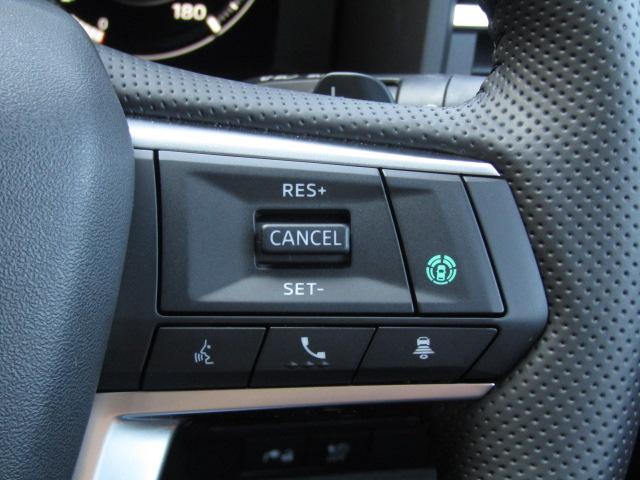 アウトランダーＰＨＥＶ Ｐ　純正９型ナビ／３６０°カメラ／レーダークルーズ／ドラレコ／２．０ＥＴＣ／黒革シート／シートヒーター／パワーバックドア／パドルシフト／置くだけ充電／ＢＯＳＥサウンド／ＯＰ２０インチＡＷ／ＬＥＤ／４ＷＤ／（4枚目）