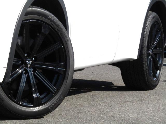 アウトランダーＰＨＥＶ Ｐ　純正９型ナビ／３６０°カメラ／レーダークルーズ／ドラレコ／２．０ＥＴＣ／黒革シート／シートヒーター／パワーバックドア／パドルシフト／置くだけ充電／ＢＯＳＥサウンド／ＯＰ２０インチＡＷ／ＬＥＤ／４ＷＤ／（5枚目）