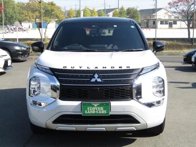 アウトランダーＰＨＥＶ Ｐ　純正９型ナビ／３６０°カメラ／レーダークルーズ／ドラレコ／２．０ＥＴＣ／黒革シート／シートヒーター／パワーバックドア／パドルシフト／置くだけ充電／ＢＯＳＥサウンド／ＯＰ２０インチＡＷ／ＬＥＤ／４ＷＤ／（8枚目）
