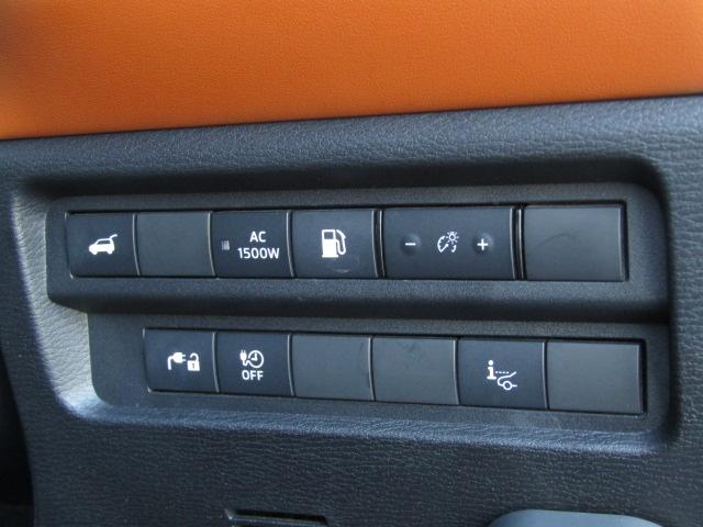 アウトランダーＰＨＥＶ Ｐ　純正９型ナビ／３６０°カメラ／レーダークルーズ／ドラレコ／２．０ＥＴＣ／黒革シート／シートヒーター／パワーバックドア／パドルシフト／置くだけ充電／ＢＯＳＥサウンド／ＯＰ２０インチＡＷ／ＬＥＤ／４ＷＤ／（14枚目）