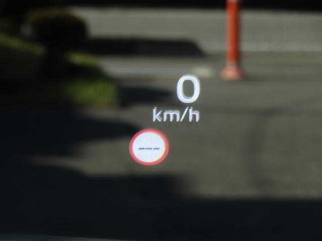 アウトランダーＰＨＥＶ Ｐ　純正９型ナビ／３６０°カメラ／レーダークルーズ／ドラレコ／２．０ＥＴＣ／黒革シート／シートヒーター／パワーバックドア／パドルシフト／置くだけ充電／ＢＯＳＥサウンド／ＯＰ２０インチＡＷ／ＬＥＤ／４ＷＤ／（15枚目）