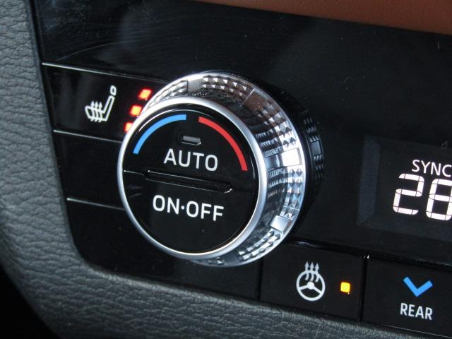 アウトランダーＰＨＥＶ Ｐ　純正９型ナビ／３６０°カメラ／レーダークルーズ／ドラレコ／２．０ＥＴＣ／黒革シート／シートヒーター／パワーバックドア／パドルシフト／置くだけ充電／ＢＯＳＥサウンド／ＯＰ２０インチＡＷ／ＬＥＤ／４ＷＤ／（16枚目）