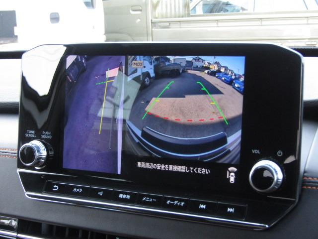 アウトランダーＰＨＥＶ Ｐ　純正９型ナビ／３６０°カメラ／レーダークルーズ／ドラレコ／２．０ＥＴＣ／黒革シート／シートヒーター／パワーバックドア／パドルシフト／置くだけ充電／ＢＯＳＥサウンド／ＯＰ２０インチＡＷ／ＬＥＤ／４ＷＤ／（22枚目）