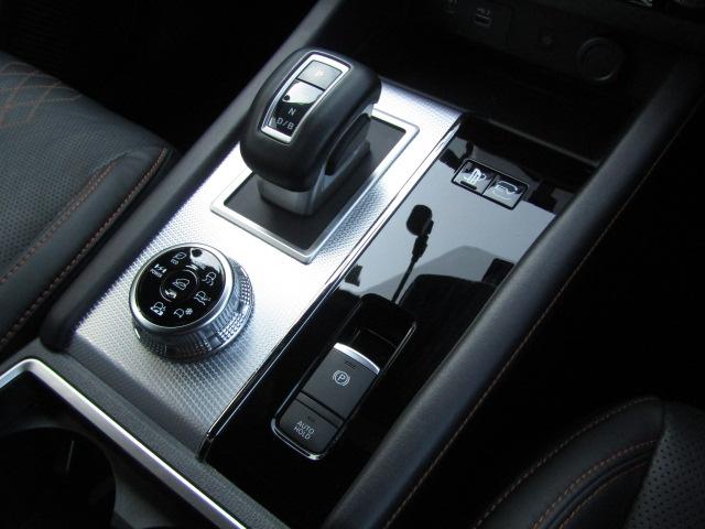 アウトランダーＰＨＥＶ Ｐ　純正９型ナビ／３６０°カメラ／レーダークルーズ／ドラレコ／２．０ＥＴＣ／黒革シート／シートヒーター／パワーバックドア／パドルシフト／置くだけ充電／ＢＯＳＥサウンド／ＯＰ２０インチＡＷ／ＬＥＤ／４ＷＤ／（26枚目）