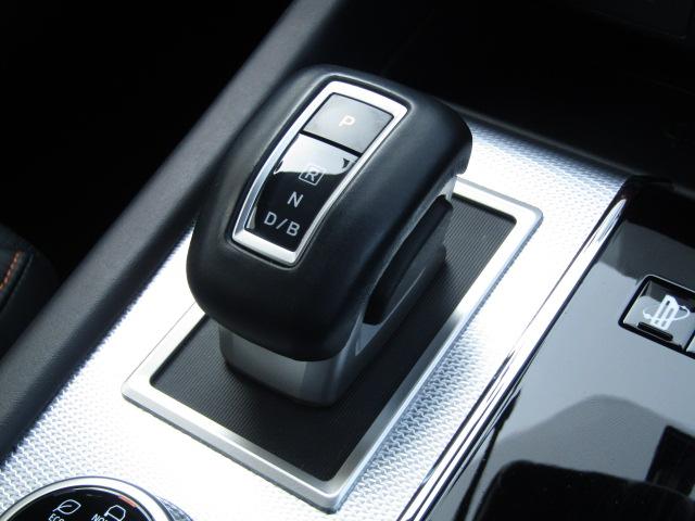 アウトランダーＰＨＥＶ Ｐ　純正９型ナビ／３６０°カメラ／レーダークルーズ／ドラレコ／２．０ＥＴＣ／黒革シート／シートヒーター／パワーバックドア／パドルシフト／置くだけ充電／ＢＯＳＥサウンド／ＯＰ２０インチＡＷ／ＬＥＤ／４ＷＤ／（28枚目）