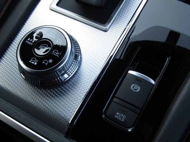 アウトランダーＰＨＥＶ Ｐ　純正９型ナビ／３６０°カメラ／レーダークルーズ／ドラレコ／２．０ＥＴＣ／黒革シート／シートヒーター／パワーバックドア／パドルシフト／置くだけ充電／ＢＯＳＥサウンド／ＯＰ２０インチＡＷ／ＬＥＤ／４ＷＤ／（29枚目）