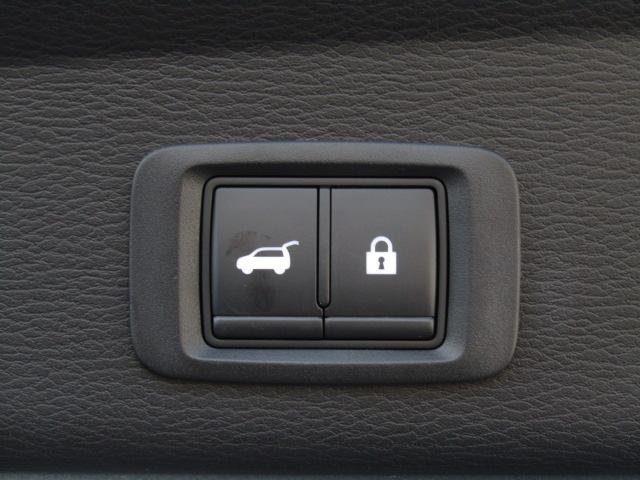 アウトランダーＰＨＥＶ Ｐ　純正９型ナビ／３６０°カメラ／レーダークルーズ／ドラレコ／２．０ＥＴＣ／黒革シート／シートヒーター／パワーバックドア／パドルシフト／置くだけ充電／ＢＯＳＥサウンド／ＯＰ２０インチＡＷ／ＬＥＤ／４ＷＤ／（48枚目）