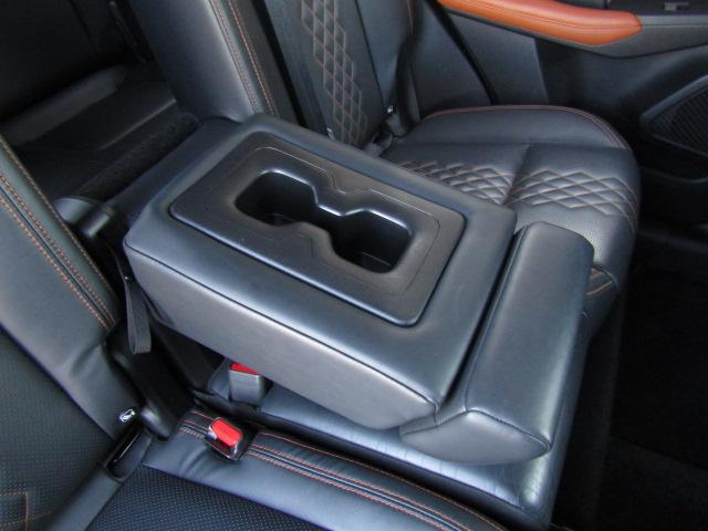 アウトランダーＰＨＥＶ Ｐ　純正９型ナビ／３６０°カメラ／レーダークルーズ／ドラレコ／２．０ＥＴＣ／黒革シート／シートヒーター／パワーバックドア／パドルシフト／置くだけ充電／ＢＯＳＥサウンド／ＯＰ２０インチＡＷ／ＬＥＤ／４ＷＤ／（51枚目）