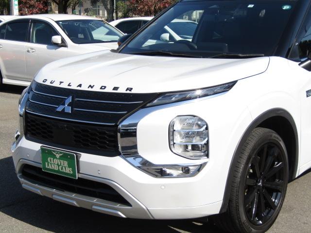 アウトランダーＰＨＥＶ Ｐ　純正９型ナビ／３６０°カメラ／レーダークルーズ／ドラレコ／２．０ＥＴＣ／黒革シート／シートヒーター／パワーバックドア／パドルシフト／置くだけ充電／ＢＯＳＥサウンド／ＯＰ２０インチＡＷ／ＬＥＤ／４ＷＤ／（56枚目）