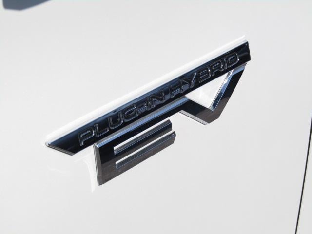 アウトランダーＰＨＥＶ Ｐ　純正９型ナビ／３６０°カメラ／レーダークルーズ／ドラレコ／２．０ＥＴＣ／黒革シート／シートヒーター／パワーバックドア／パドルシフト／置くだけ充電／ＢＯＳＥサウンド／ＯＰ２０インチＡＷ／ＬＥＤ／４ＷＤ／（61枚目）