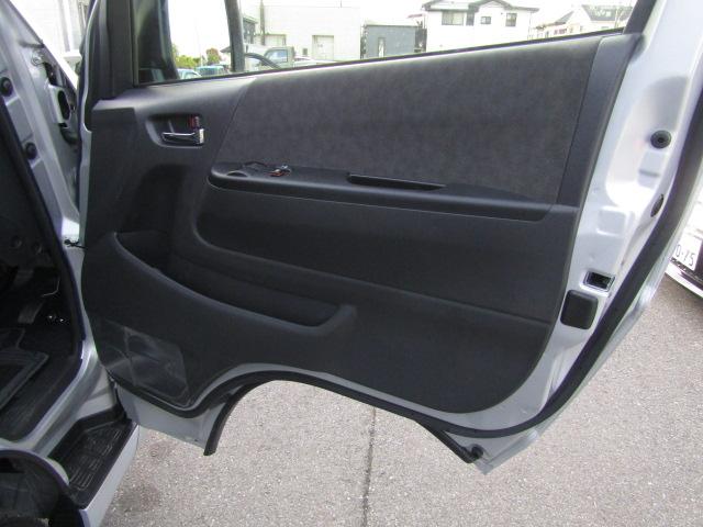 ハイエースワゴン ＧＬ　セーフティセンス／衝突軽減ブレーキ／レーンキープアシスト／コーナーセンサー／電動スライドドア／ＥＴＣ／ＭＴモード／スマートキー／オートステップ／フォグランプ／１オーナー／４ＷＤ／（49枚目）