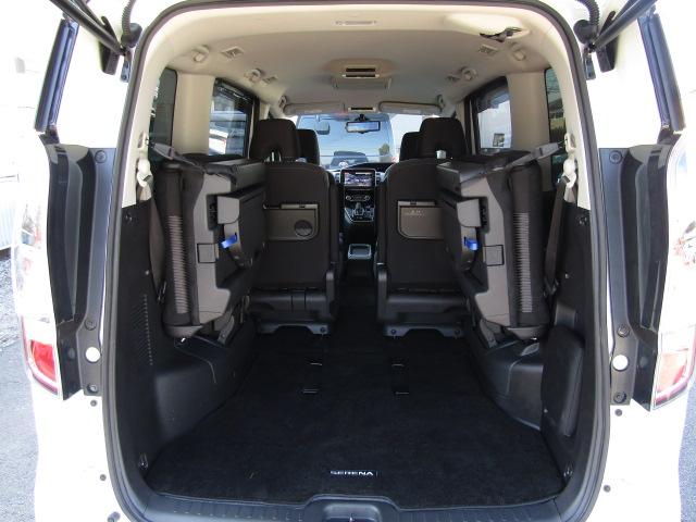 セレナ ｅ－パワー　ハイウェイスターＶ　アーバンクロム　プロパイロット／純正１０インチナビ／フリップダウンモニター／前後ドラレコ／アラウンドビュー／シートヒーター／デジタルインナーミラー／両側電動スライド／ＥＴＣ／コーナーセンサー／（11枚目）