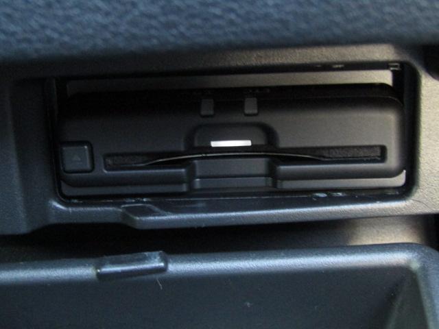 セレナ ｅ－パワー　ハイウェイスターＶ　アーバンクロム　プロパイロット／純正１０インチナビ／フリップダウンモニター／前後ドラレコ／アラウンドビュー／シートヒーター／デジタルインナーミラー／両側電動スライド／ＥＴＣ／コーナーセンサー／（14枚目）