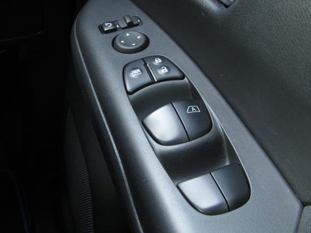 セレナ ｅ－パワー　ハイウェイスターＶ　アーバンクロム　プロパイロット／純正１０インチナビ／フリップダウンモニター／前後ドラレコ／アラウンドビュー／シートヒーター／デジタルインナーミラー／両側電動スライド／ＥＴＣ／コーナーセンサー／（45枚目）