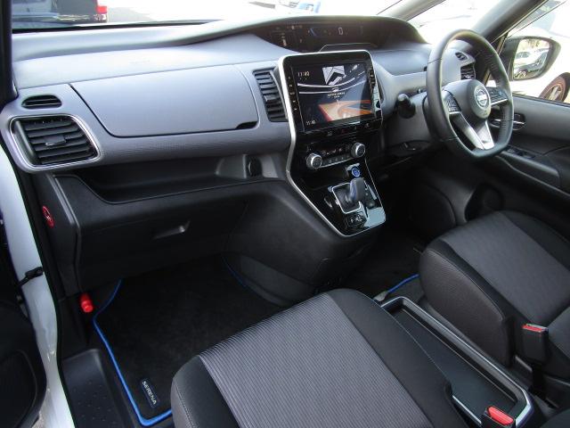 セレナ ｅ－パワー　ハイウェイスターＶ　アーバンクロム　プロパイロット／純正１０インチナビ／フリップダウンモニター／前後ドラレコ／アラウンドビュー／シートヒーター／デジタルインナーミラー／両側電動スライド／ＥＴＣ／コーナーセンサー／（53枚目）