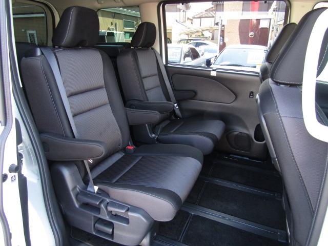 セレナ ｅ－パワー　ハイウェイスターＶ　アーバンクロム　プロパイロット／純正１０インチナビ／フリップダウンモニター／前後ドラレコ／アラウンドビュー／シートヒーター／デジタルインナーミラー／両側電動スライド／ＥＴＣ／コーナーセンサー／（57枚目）