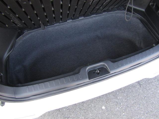 セレナ ｅ－パワー　ハイウェイスターＶ　アーバンクロム　プロパイロット／純正１０インチナビ／フリップダウンモニター／前後ドラレコ／アラウンドビュー／シートヒーター／デジタルインナーミラー／両側電動スライド／ＥＴＣ／コーナーセンサー／（61枚目）