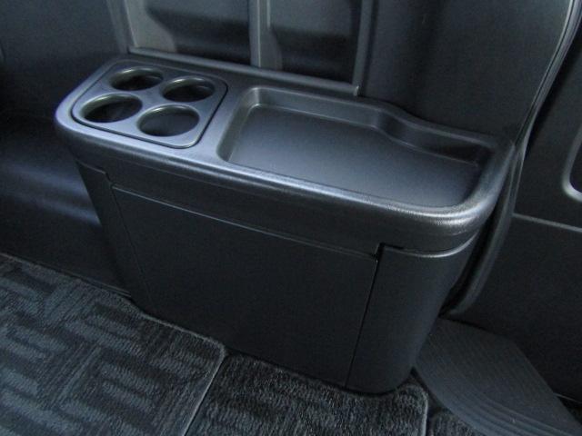 ハイエースワゴン ＧＬ　アルパイン８インチナビ／ＤＶＤ再生／ブルートゥース／バックカメラ／ＥＴＣ／電動スライドドア／ＨＩＤ／フォグランプ／１６インチアルミ／リアフィルム／１オーナー／ディーラー記録簿有り／（49枚目）