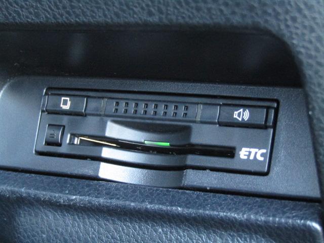 ヴォクシー ＺＳ　純正９インチナビ／フリップダウンモニター／バックカメラ／コーナーセンサー／ＥＴＣ／ＤＶＤ再生／ブルートゥース／両側電動スライド／モデリスタ１８インチアルミ／ＬＥＤ／フォグランプ／（16枚目）