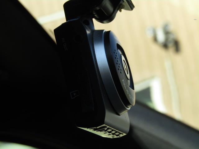 ハイエースバン スーパーＧＬ　ダークプライムＩＩ　セーフティセンス／衝突軽減ブレーキ／レーンキープアシスト／コーナーセンサー／社外フルセグナビ／ＤＶＤ再生／ブルートゥース／バックカメラ／ドライブレコーダー／ＥＴＣ／ＬＥＤ／１オーナー／（16枚目）