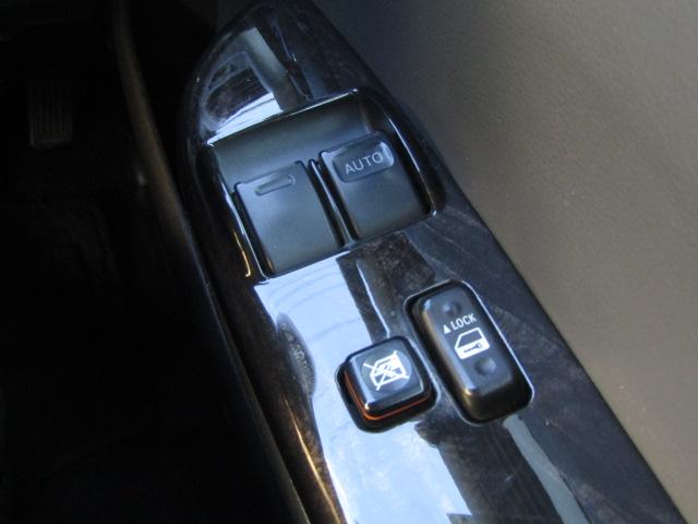 ハイエースバン スーパーＧＬ　ダークプライムＩＩ　セーフティセンス／衝突軽減ブレーキ／レーンキープアシスト／コーナーセンサー／社外フルセグナビ／ＤＶＤ再生／ブルートゥース／バックカメラ／ドライブレコーダー／ＥＴＣ／ＬＥＤ／１オーナー／（29枚目）