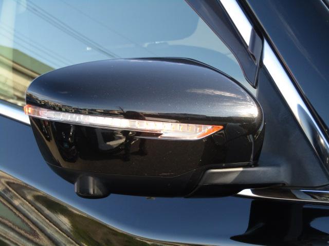 エクストレイル モード・プレミアHVオーテック30thアニバーサリー 特別仕様車/サンルーフ/アラウンドビュー/クルコン/黒革シート/Cセンサー/エマージェンシーブレーキ/純正フルセグナビ/シートヒーター/パワーバックドア/オーテックAW/4WD/(19枚目)