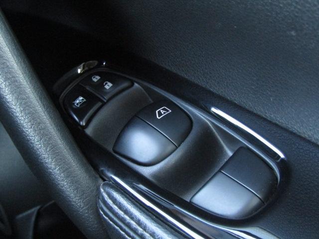 エクストレイル モード・プレミアHVオーテック30thアニバーサリー 特別仕様車/サンルーフ/アラウンドビュー/クルコン/黒革シート/Cセンサー/エマージェンシーブレーキ/純正フルセグナビ/シートヒーター/パワーバックドア/オーテックAW/4WD/(42枚目)