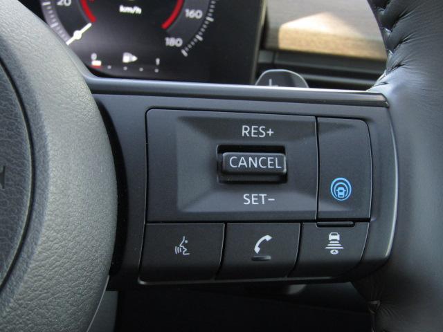 セレナ ハイウェイスターＶ　１２．３インチコネクトナビ／フリップダウン／アラウンドビュー／プロパイロット／衝突軽減ブレーキ／Ｃセンサー／半革シート／両側電動ドア／２．０ＥＴＣ／置くだけ充電／デジタルインナーミラー／（5枚目）