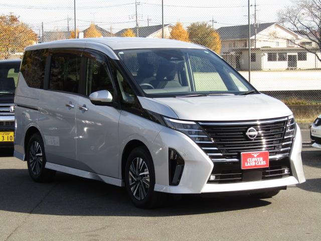 セレナ ハイウェイスターＶ　１２．３インチコネクトナビ／フリップダウン／アラウンドビュー／プロパイロット／衝突軽減ブレーキ／Ｃセンサー／半革シート／両側電動ドア／２．０ＥＴＣ／置くだけ充電／デジタルインナーミラー／（6枚目）