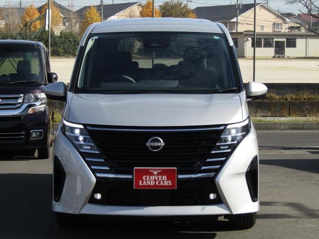 セレナ ハイウェイスターＶ　１２．３インチコネクトナビ／フリップダウン／アラウンドビュー／プロパイロット／衝突軽減ブレーキ／Ｃセンサー／半革シート／両側電動ドア／２．０ＥＴＣ／置くだけ充電／デジタルインナーミラー／（8枚目）