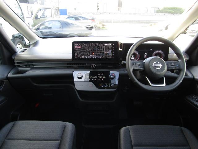 セレナ ハイウェイスターＶ　１２．３インチコネクトナビ／フリップダウン／アラウンドビュー／プロパイロット／衝突軽減ブレーキ／Ｃセンサー／半革シート／両側電動ドア／２．０ＥＴＣ／置くだけ充電／デジタルインナーミラー／（10枚目）