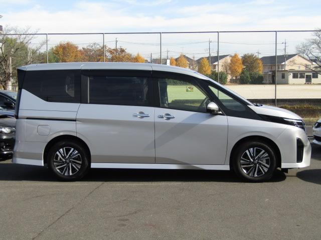 セレナ ハイウェイスターＶ　１２．３インチコネクトナビ／フリップダウン／アラウンドビュー／プロパイロット／衝突軽減ブレーキ／Ｃセンサー／半革シート／両側電動ドア／２．０ＥＴＣ／置くだけ充電／デジタルインナーミラー／（33枚目）