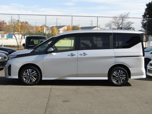 セレナ ハイウェイスターＶ　１２．３インチコネクトナビ／フリップダウン／アラウンドビュー／プロパイロット／衝突軽減ブレーキ／Ｃセンサー／半革シート／両側電動ドア／２．０ＥＴＣ／置くだけ充電／デジタルインナーミラー／（36枚目）