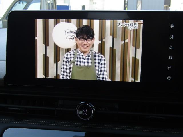 セレナ ハイウェイスターＶ　１２．３インチコネクトナビ／フリップダウン／アラウンドビュー／プロパイロット／衝突軽減ブレーキ／Ｃセンサー／半革シート／両側電動ドア／２．０ＥＴＣ／置くだけ充電／デジタルインナーミラー／（40枚目）