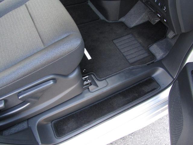 セレナ ハイウェイスターＶ　１２．３インチコネクトナビ／フリップダウン／アラウンドビュー／プロパイロット／衝突軽減ブレーキ／Ｃセンサー／半革シート／両側電動ドア／２．０ＥＴＣ／置くだけ充電／デジタルインナーミラー／（45枚目）