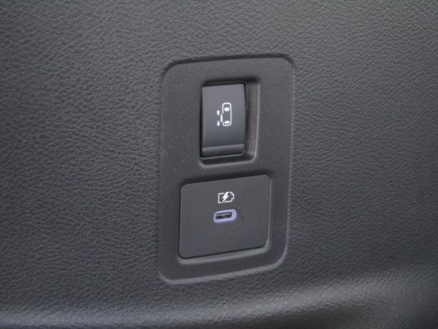 セレナ ハイウェイスターＶ　１２．３インチコネクトナビ／フリップダウン／アラウンドビュー／プロパイロット／衝突軽減ブレーキ／Ｃセンサー／半革シート／両側電動ドア／２．０ＥＴＣ／置くだけ充電／デジタルインナーミラー／（64枚目）