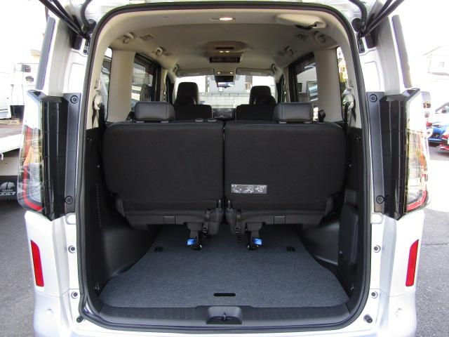 セレナ ハイウェイスターＶ　１２．３インチコネクトナビ／フリップダウン／アラウンドビュー／プロパイロット／衝突軽減ブレーキ／Ｃセンサー／半革シート／両側電動ドア／２．０ＥＴＣ／置くだけ充電／デジタルインナーミラー／（68枚目）