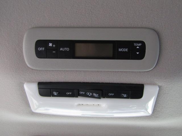 セレナ ｅ－パワー　ハイウェイスターＶ　純正１０インチナビ／フリップダウンモニター／プロパイロット／コーナーセンサー／アラウンドビュー／デジタルインナーミラー／ドラレコ／ブラインドスポット／両側電動スライド／１オーナー／（17枚目）