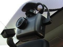 【ドライブレコーダー付】ドライブレコーダーは、映像・音声などを記録する自動車用の車載装置のことです。　もしもの事故の際の記録も撮れます。 3